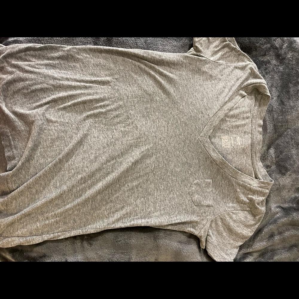 grey shirt
